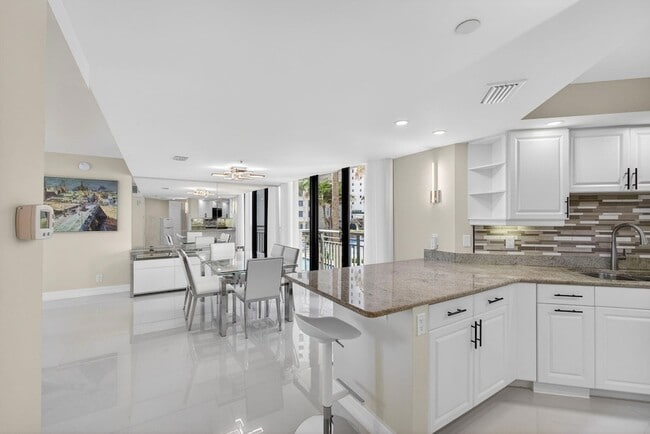 Building Photo - 3000 N Ocean Dr