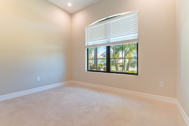 Building Photo - Stunning Country Club East Unfurnished Res...