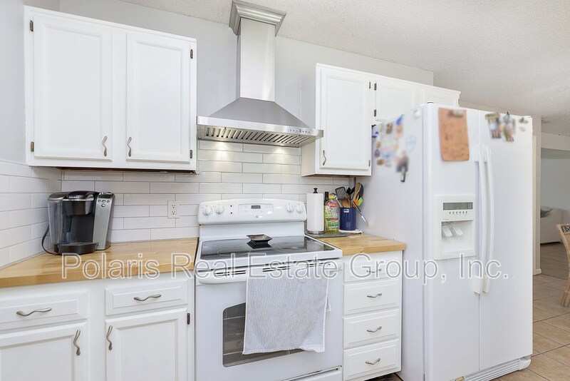 Building Photo - 266 E Pine Ridge Dr