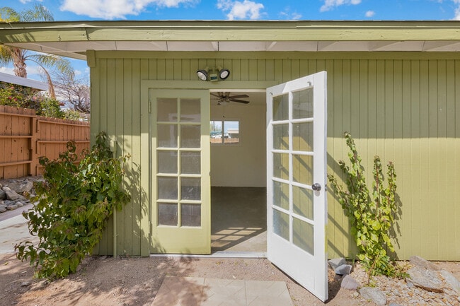 Building Photo - 38501 Bel Air Dr