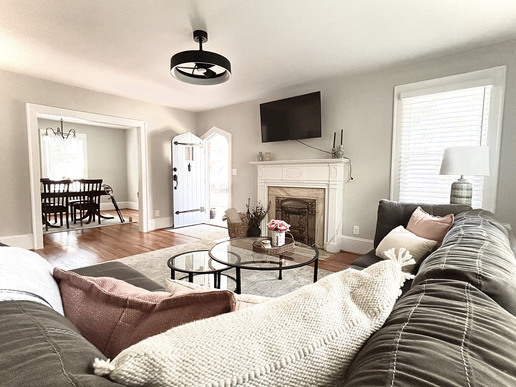 Building Photo - 2240 Queen St