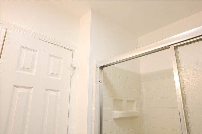 Building Photo - 10 Jenkins St