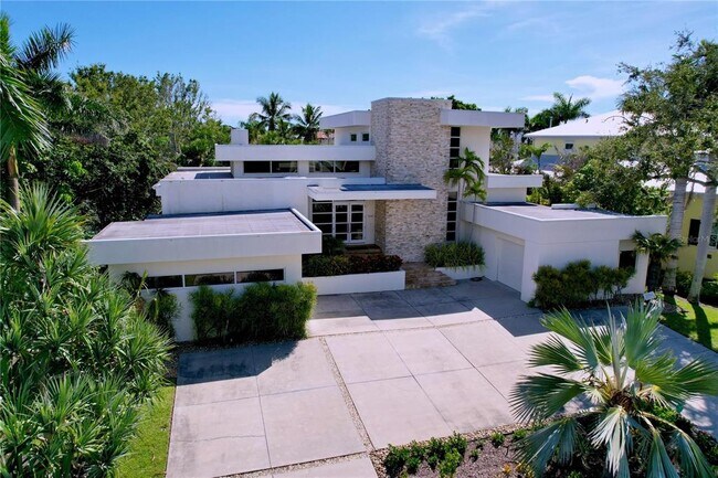 Building Photo - 1347 Harbor Dr