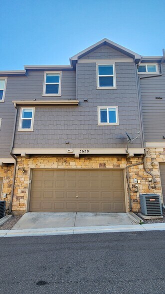 2 car garage - 3658 Tranquility Trl