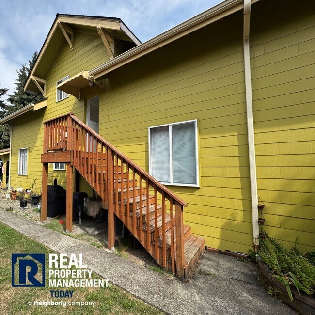 Building Photo - Calvin - 1651 (Cascade Group)