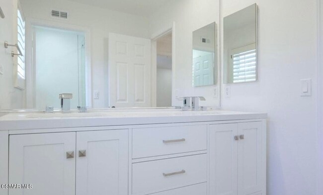 Building Photo - 3064 Ferncrest Pl