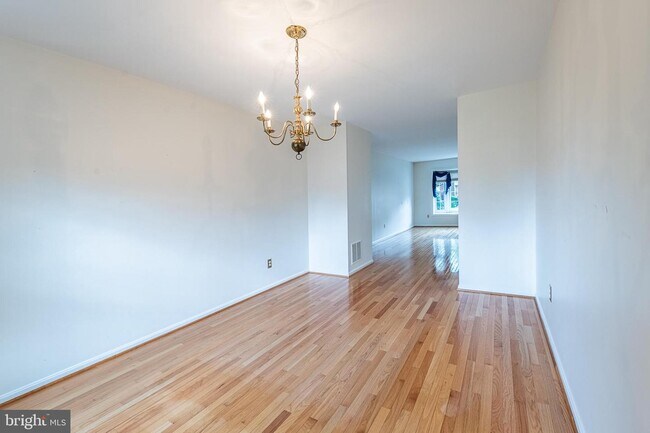 Building Photo - 3133 Windwood Farms Dr