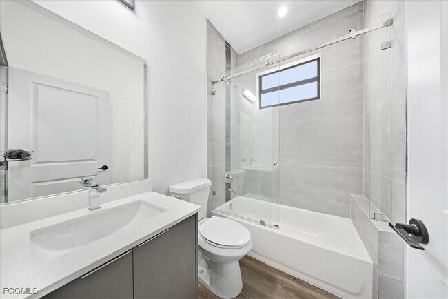 Building Photo - 1024 Halby Ave S