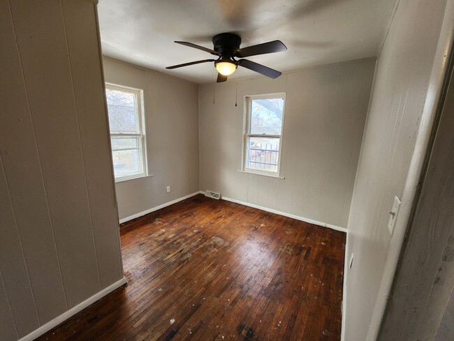 Building Photo - Spacious 3-Bedroom, 2-Bathroom Home AVAILABLE NOW!!