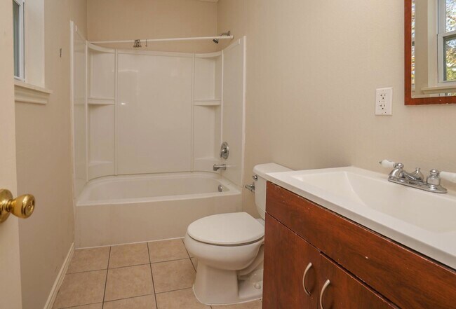 Building Photo - 4807 Merwin St