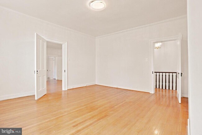 Building Photo - 209 N Washington St