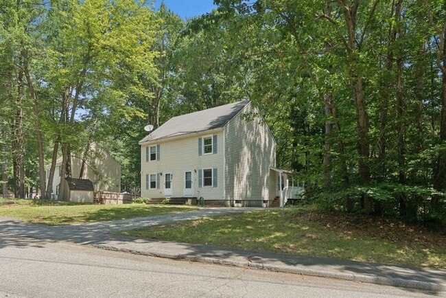 Building Photo - 5 Woodvale Ct