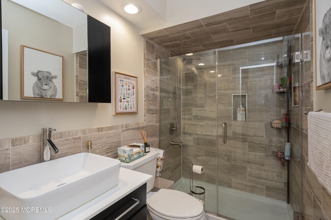 Building Photo - 121 Milton Ave