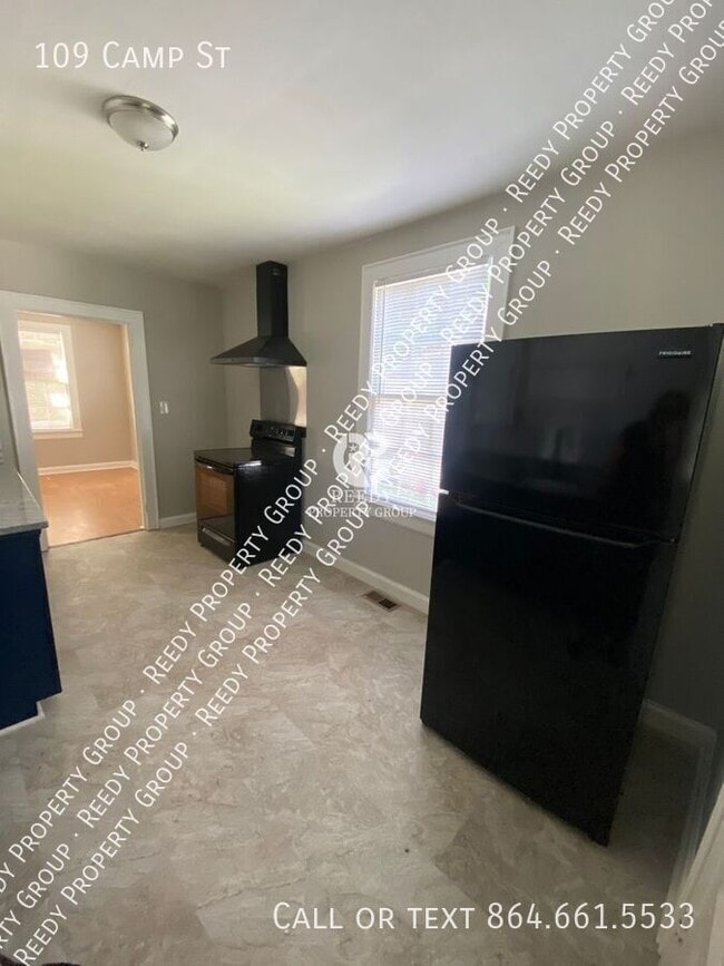 Building Photo - 109 Camp St