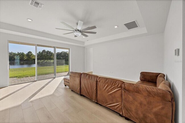 Building Photo - 7228 Great Egret Blvd