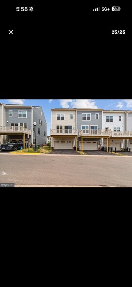 Building Photo - 9377 Barnes Loop