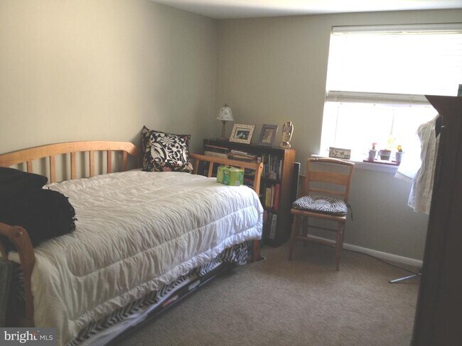 Building Photo - 7 Rockford Rd