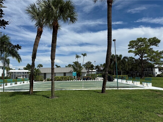 Building Photo - 2929 SE Ocean Blvd
