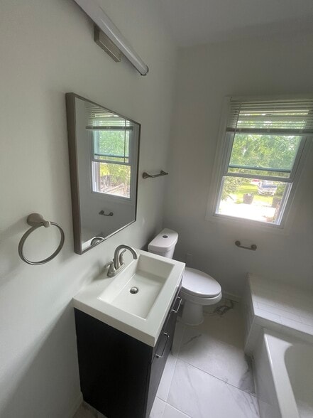 Building Photo - 17182 Stoepel St