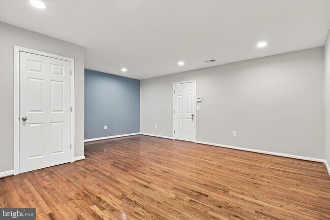 Building Photo - 25678 Pleasant Valley Rd