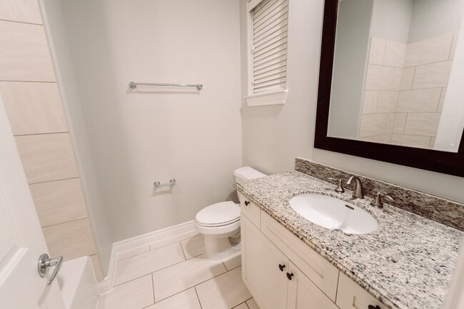 Building Photo - 1403 Dart St
