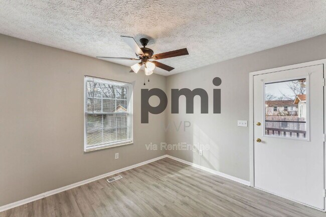 Building Photo - 3783 Petzinger Rd