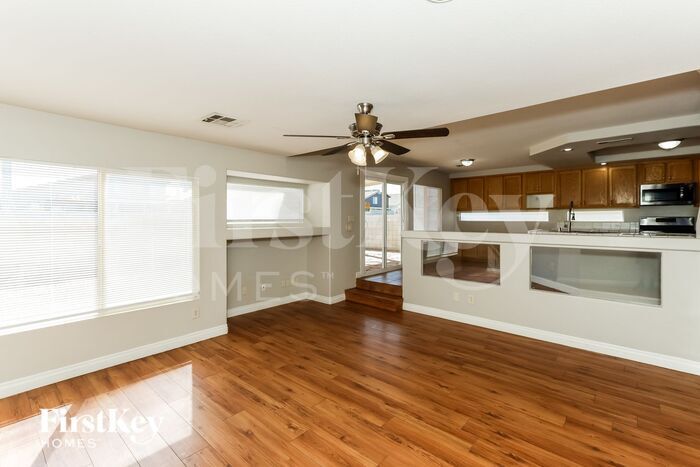 Building Photo - 8737 Raindrop Canyon Ave