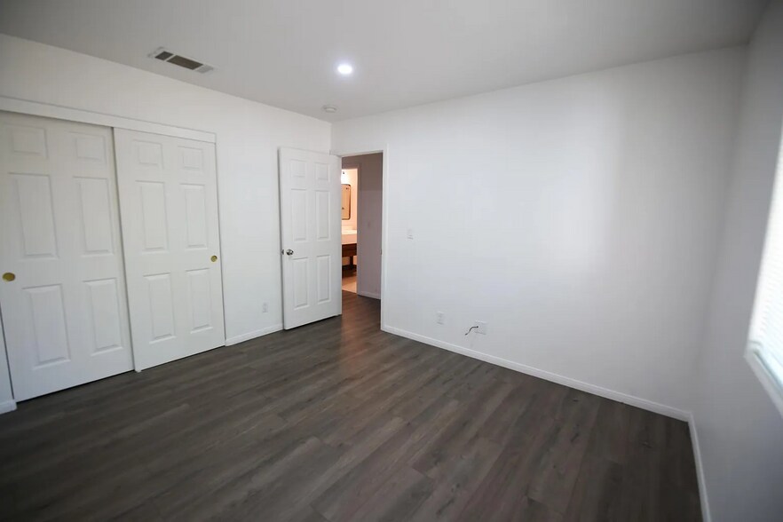 Building Photo - 6313 Palo Verde Ave