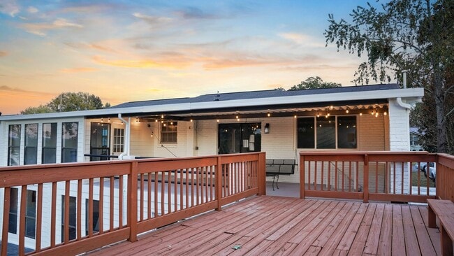 Building Photo - 6620 Upton Ln