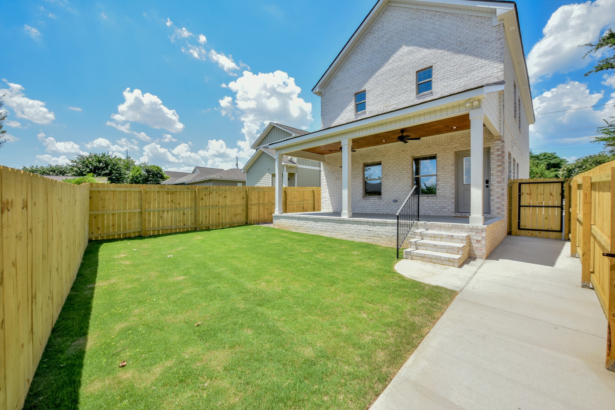 Building Photo - 19 18th St