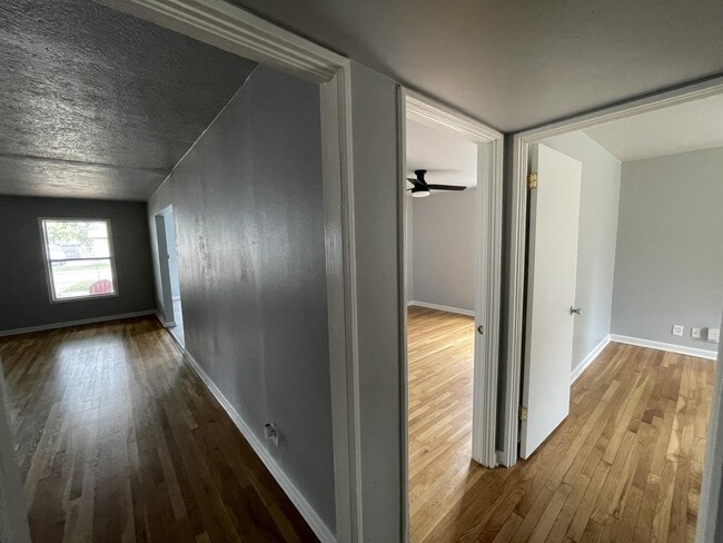 Building Photo - 258 Cresham Dr