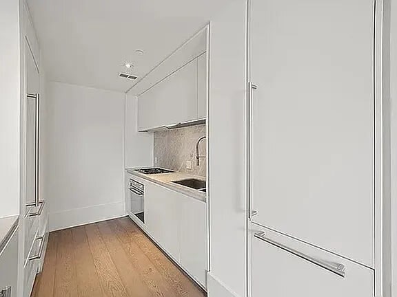 Building Photo - 429 Kent Ave