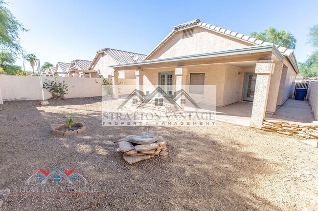 Building Photo - 1015 E Brentrup Dr