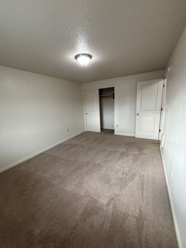 Building Photo - 907 Bryan Ct