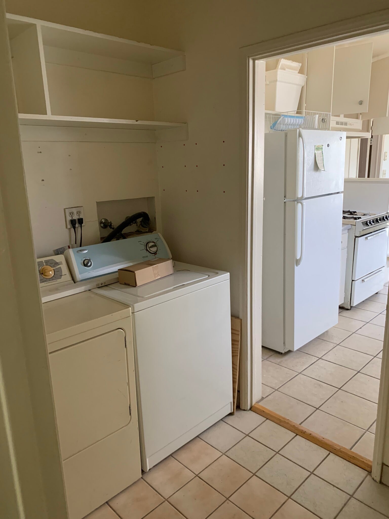 Laundry room - 2640 S Corning St