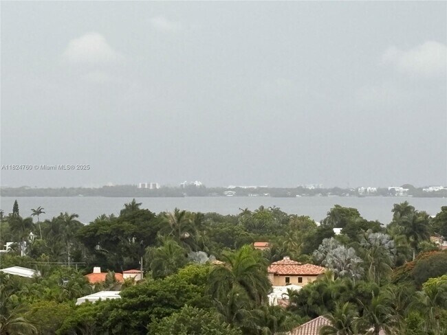 Building Photo - 5313 Collins Ave