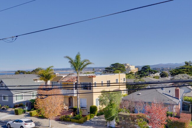 Building Photo - 434 Larkin St