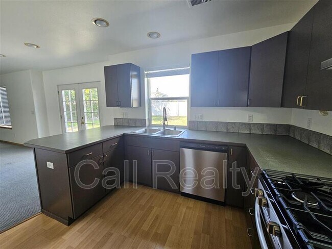 Building Photo - 1021 Malvern St