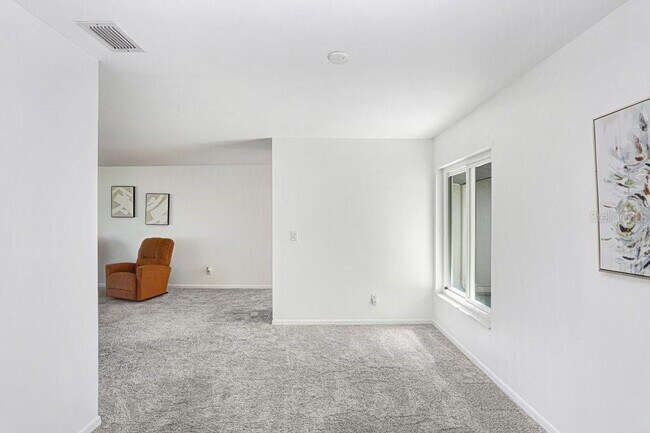 Building Photo - 2306 Lancaster Dr