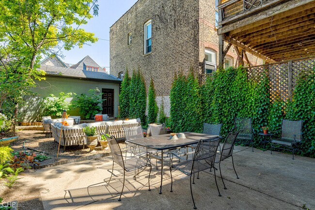 Building Photo - 2116 W Potomac Ave