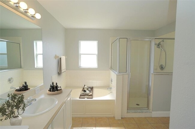 Building Photo - 7827 Carriage Pointe Dr