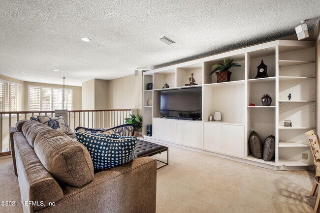 Building Photo - 804 Spinnakers Reach Dr