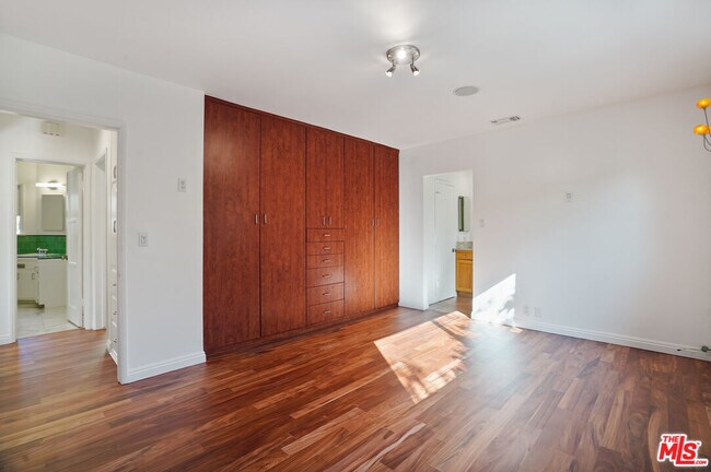 Building Photo - 1348 Morningside Wy