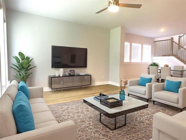 Building Photo - 111 Pinyon Pne Dr