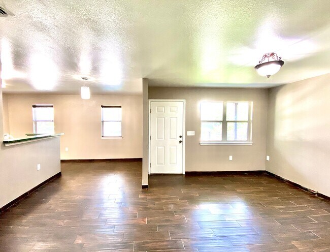 Building Photo - 4834 Birdie Ln