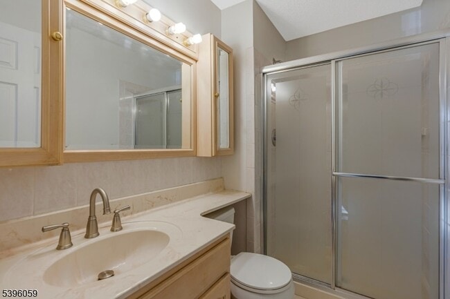 Building Photo - 604 Brokaw Ct