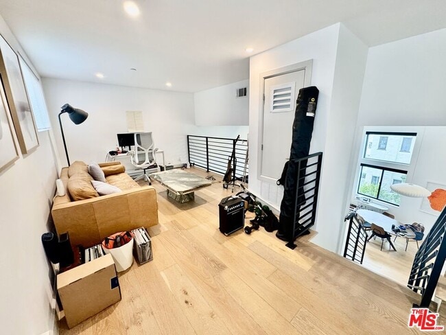 Building Photo - 2406 Glendale Ct