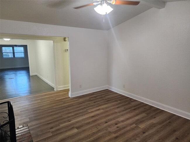 Building Photo - 807 S Jones Ln