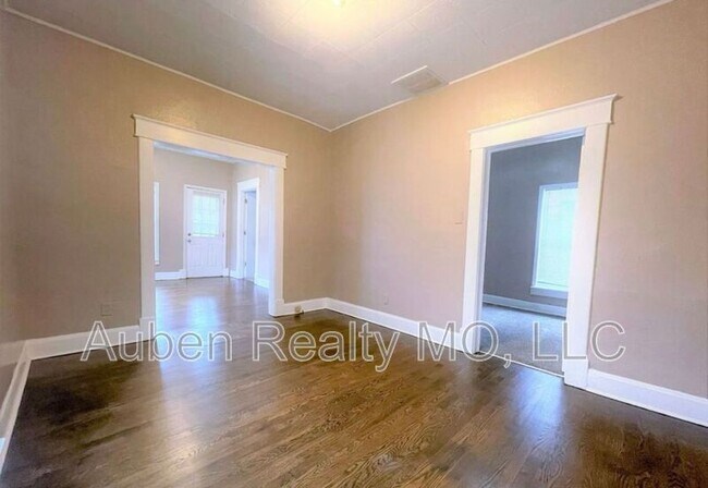 Building Photo - 65 S 19th St