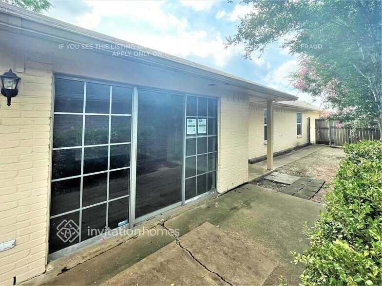 Building Photo - 5405 Sandpiper Ln